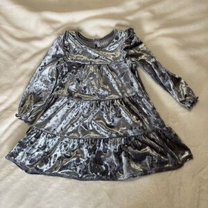 Cat & Jack long sleeve crushed velvet dress 2T grey silver tiered skirt